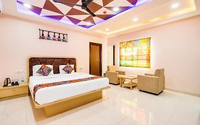 Fabhotel Prime Ravila Grand